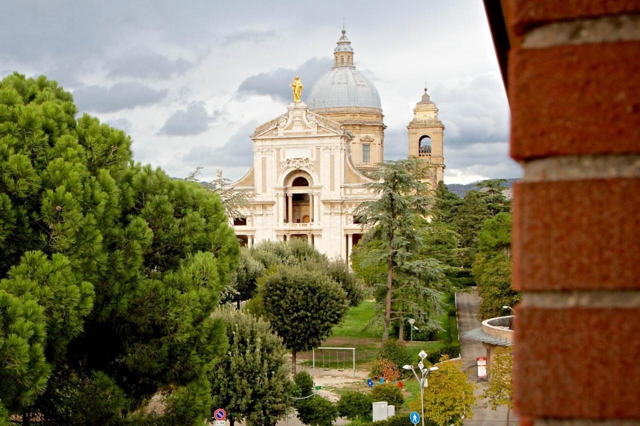 Hotel Donnini Assisi Luaran gambar
