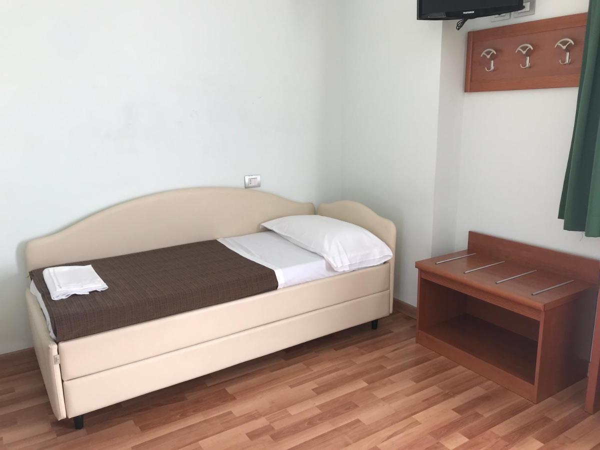 Hotel Donnini Assisi Luaran gambar