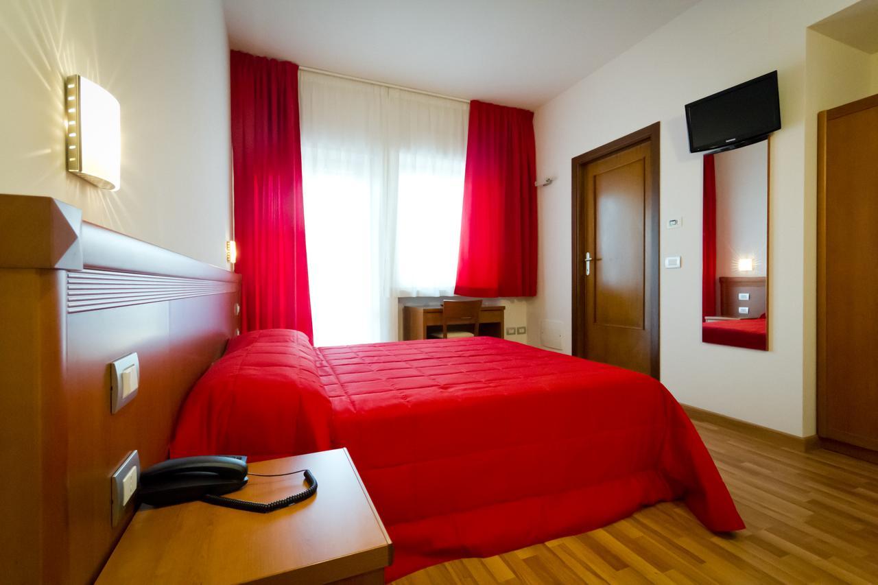 Hotel Donnini Assisi Luaran gambar