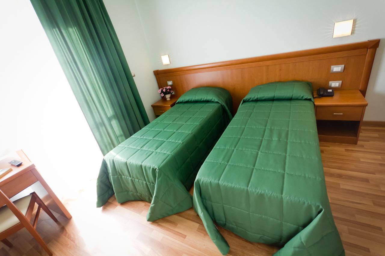 Hotel Donnini Assisi Luaran gambar